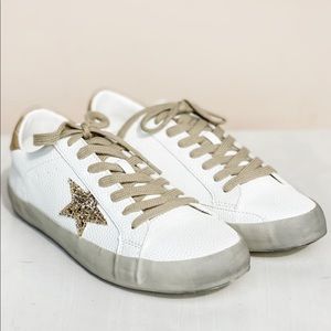 SHU SHOP “Paula Sequin Star Sneaker”